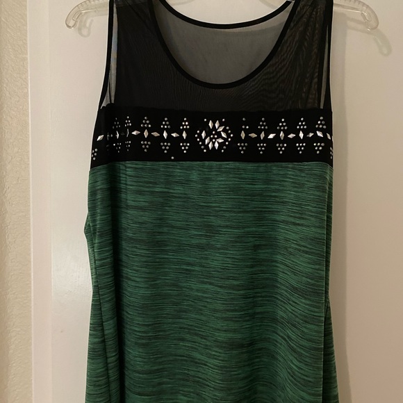 Top - Picture 3 of 4